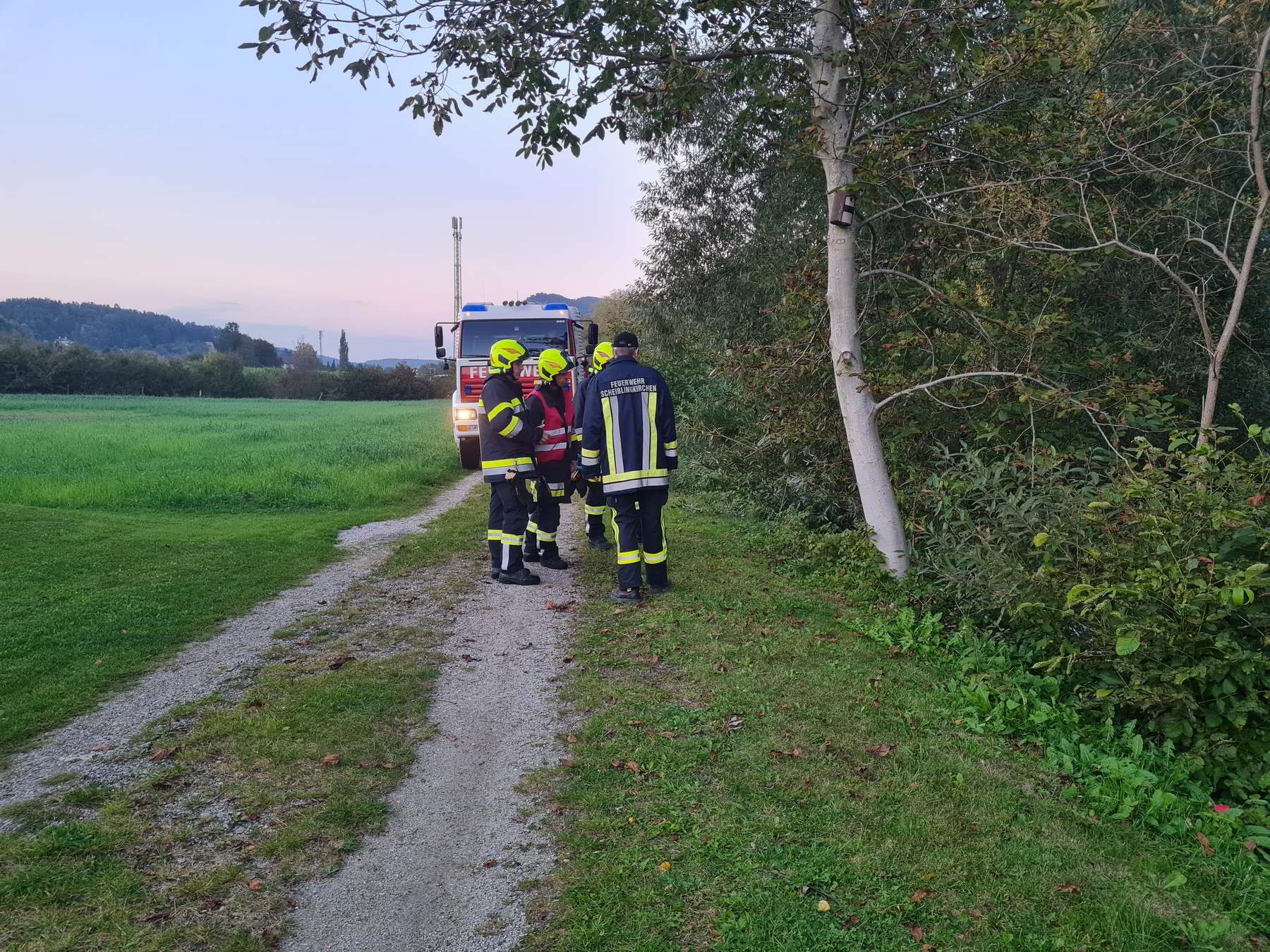 Errichten einer Behelfsbrücke über die Pitten